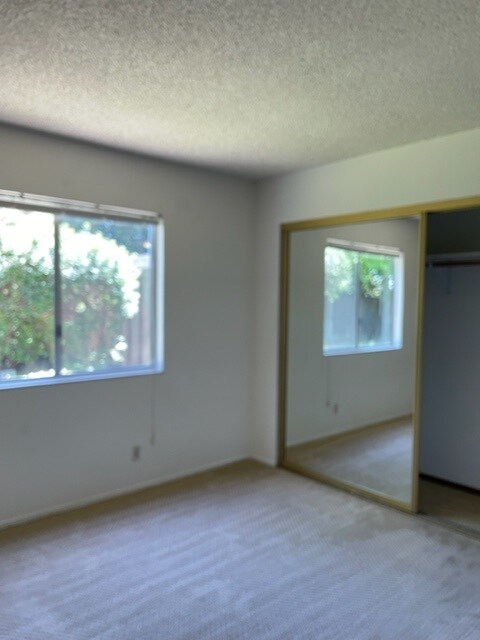 Building Photo - 180 Valdivia Cir