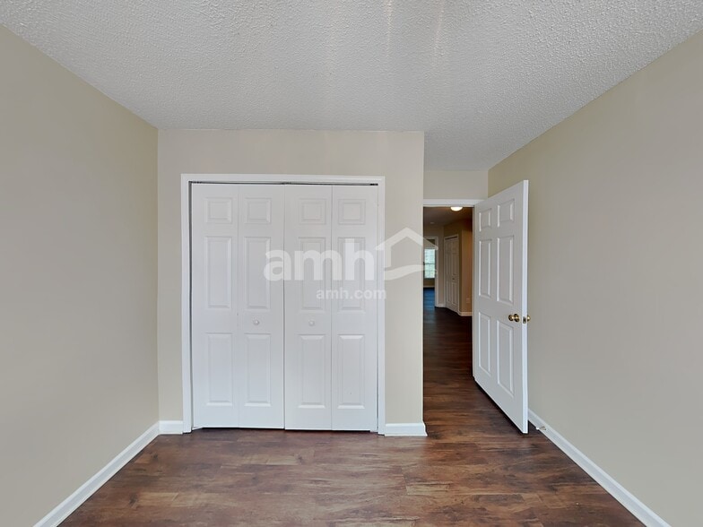 Building Photo - 1079 Chapel Creek Rd