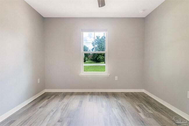 Building Photo - 3328 Broadview Cir