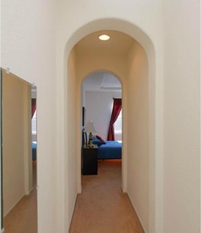 Building Photo - 2436 Syracuse St