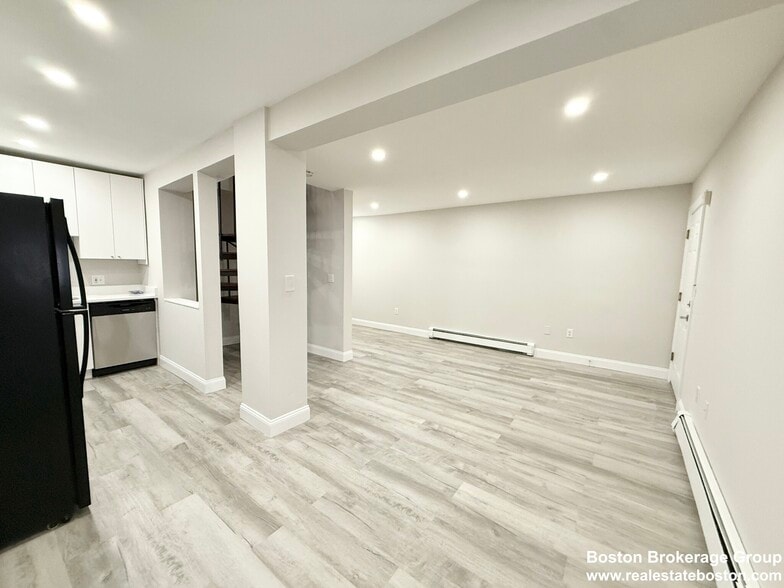 Building Photo - 15 Ruggles St