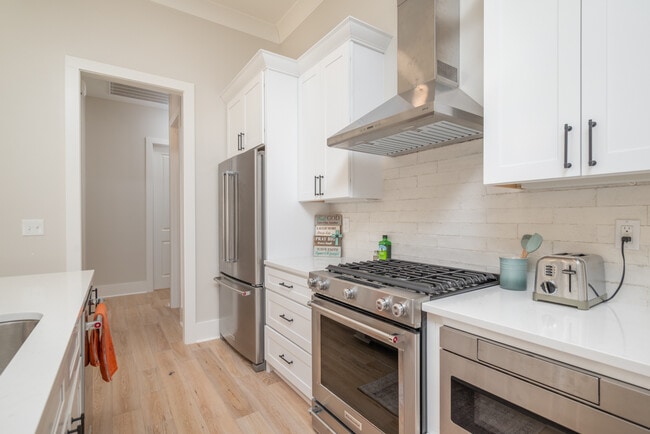 Building Photo - 55 Greystone Ct