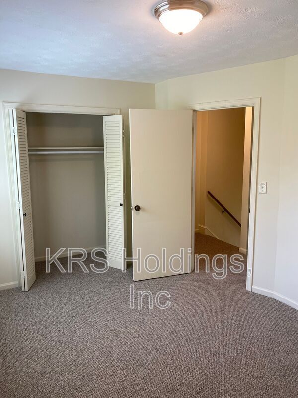 Building Photo - 425 Mill St
