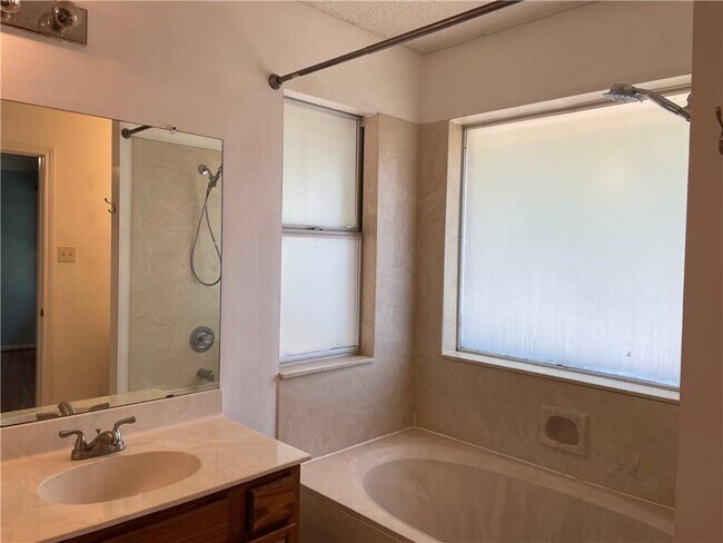 Building Photo - 8003 Willet Trail