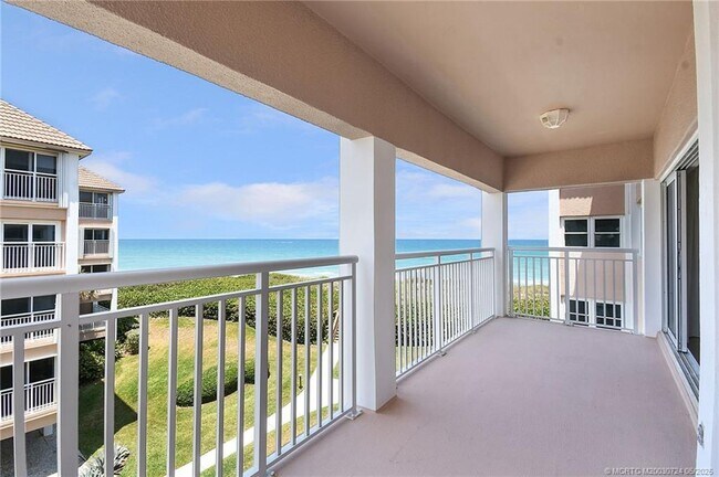 Building Photo - 1545 NE Ocean Blvd