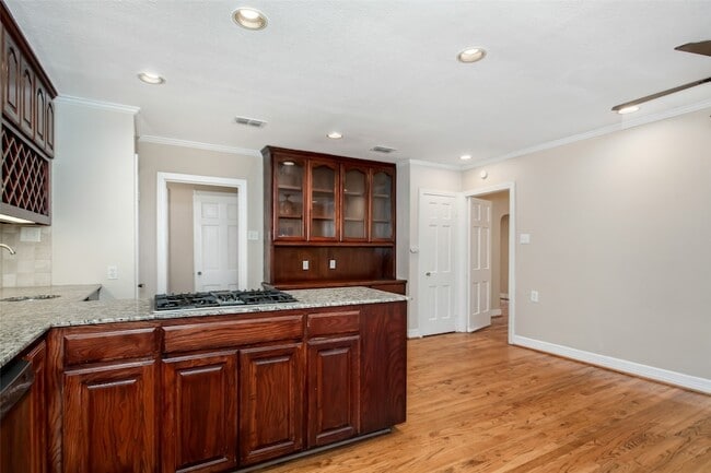 Building Photo - 6219 Penrose Ave