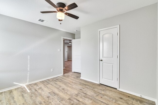 Building Photo - 16831 Silent Pines Ct