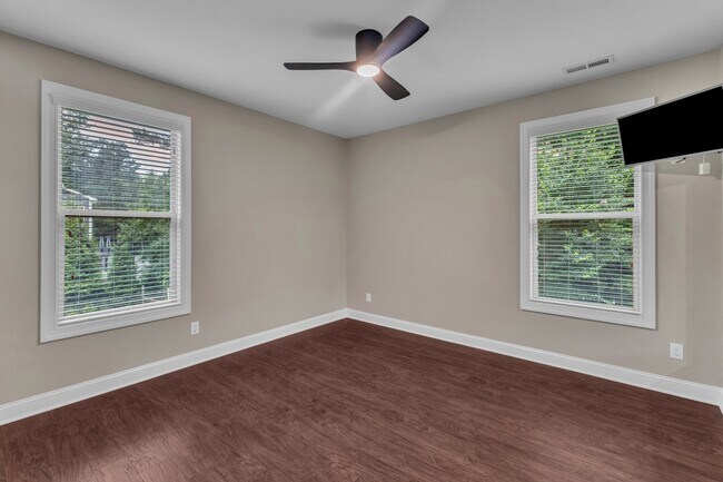 Building Photo - 8313 Henderson Rd