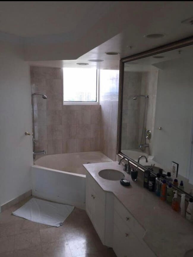 Building Photo - 3370 Hidden Bay Dr