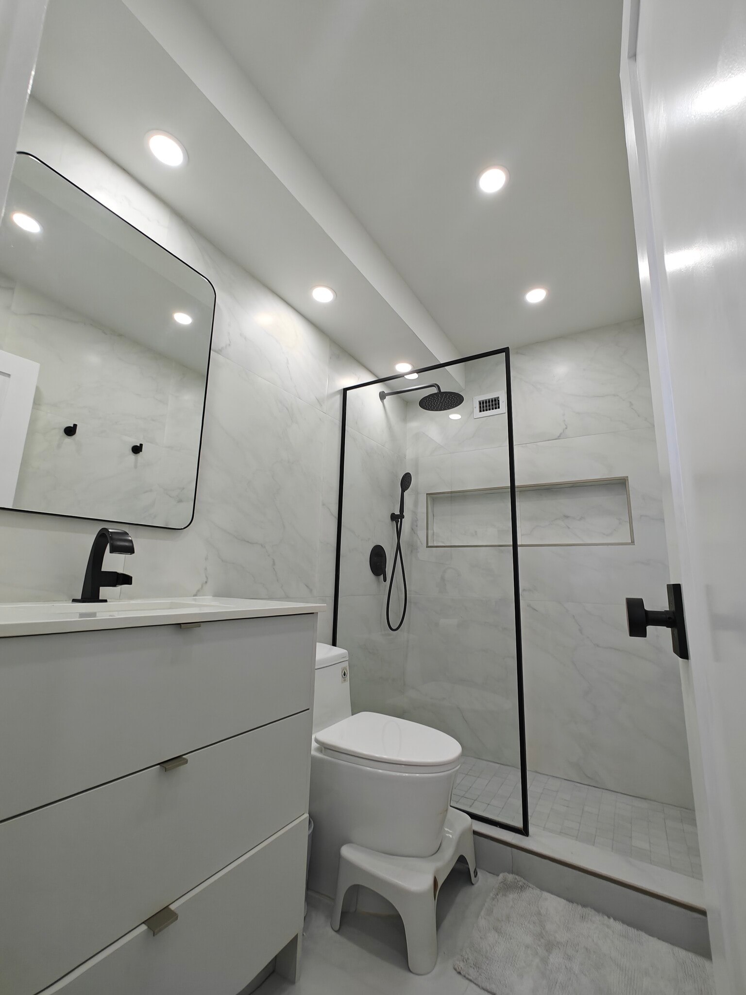 Building Photo - 825 Brickell Bay Dr