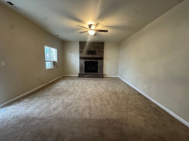 Building Photo - 7126 Oxmoor Ln