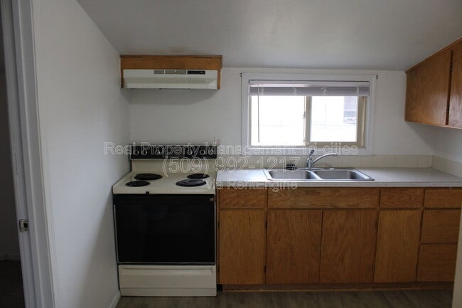 Building Photo - 508 9th St