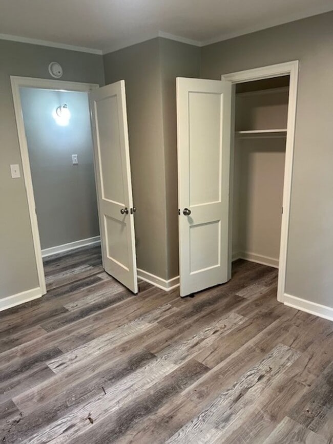 Building Photo - Renovated 5 Bedroom 2 Bath Home for Rent!