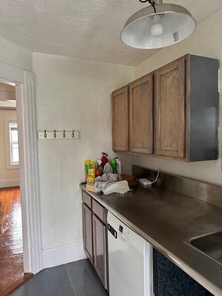 Kitchen - 10 Arlington St