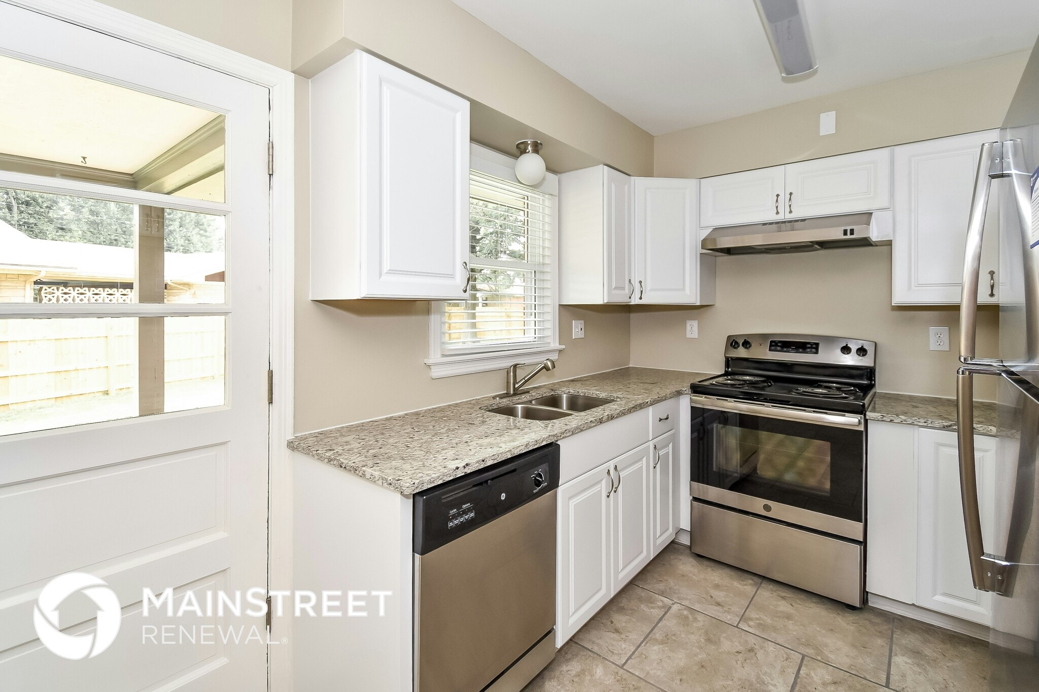 Building Photo - 2 Addison Ct