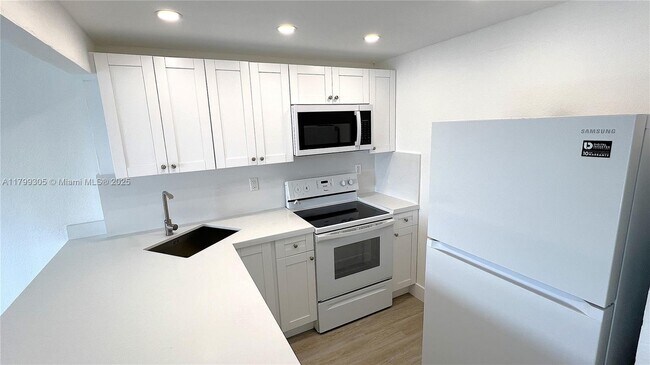 Building Photo - 4550 NW 9th St