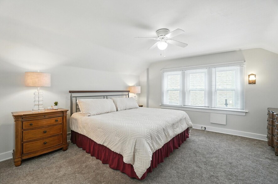 Building Photo - 3769 Andrew Ave