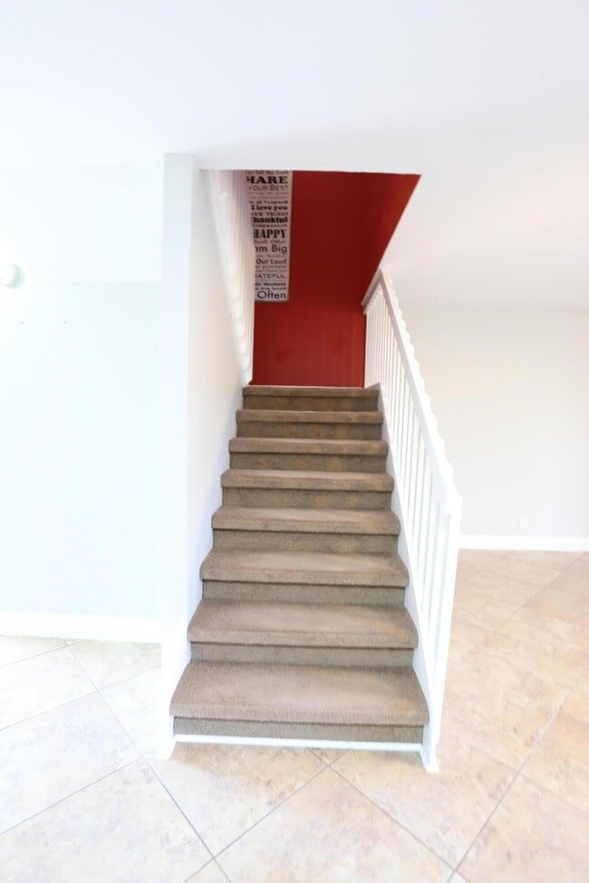 Building Photo - 1715 Woodbridge Lakes Cir