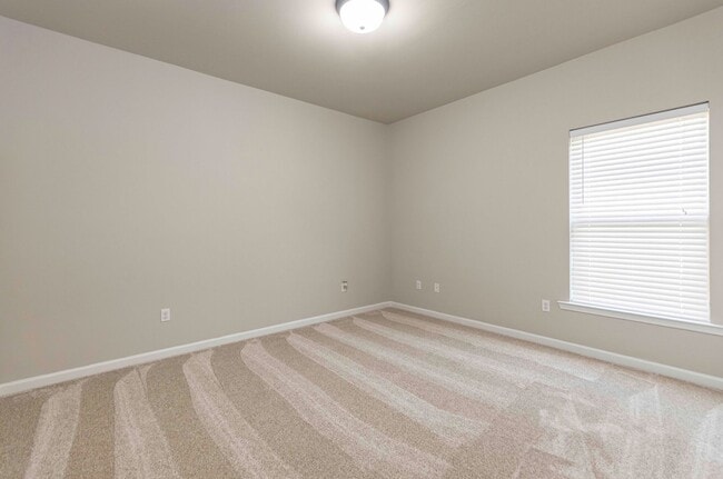 Building Photo - 132 Timber Edge Dr