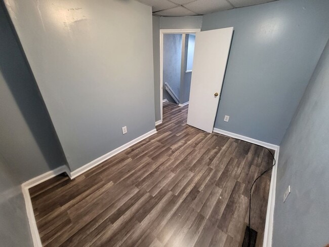 Building Photo - 3Br/1Ba Townhouse