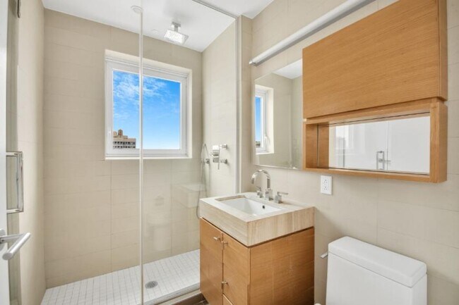 Building Photo - 2 bedroom in Brooklyn NY 11217