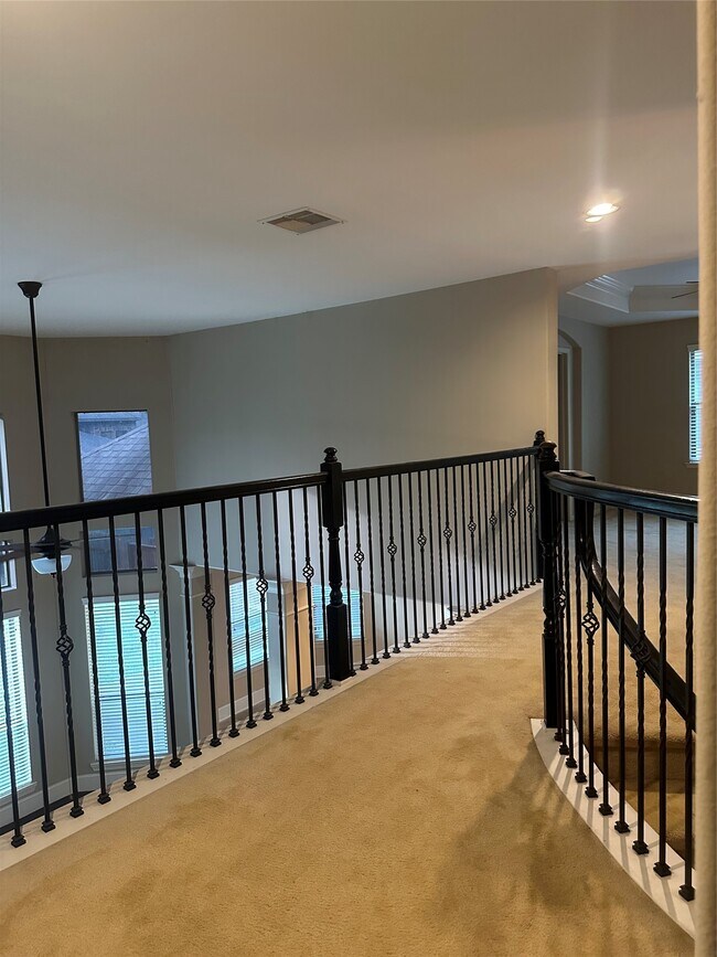 Building Photo - 13915 Sawmill Run Ln