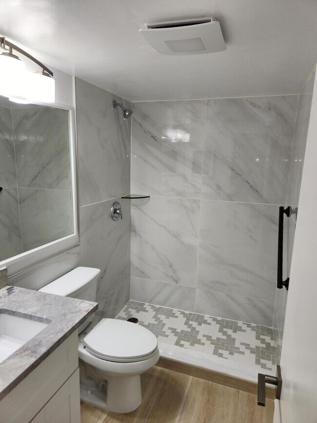 Building Photo - 106 Suffolk C