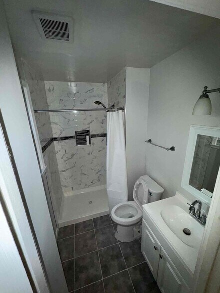 Building Photo - 12702 Country Ln