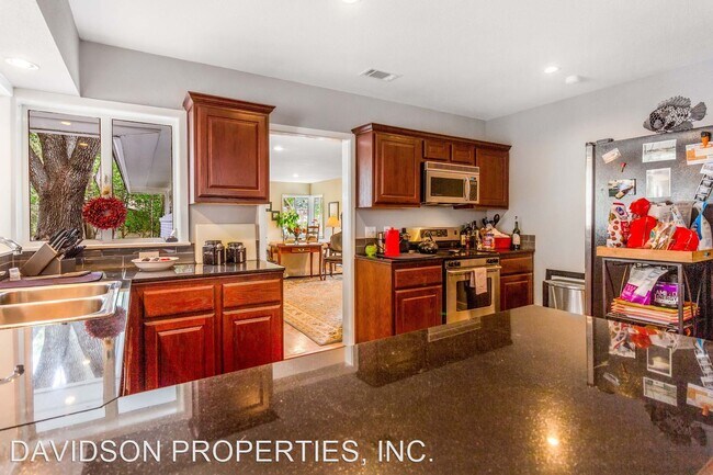 Building Photo - 3 br, 2 bath House - 724 Eventide Dr