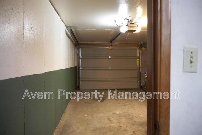 Building Photo - 11770-11780 SW Bowmont Ln