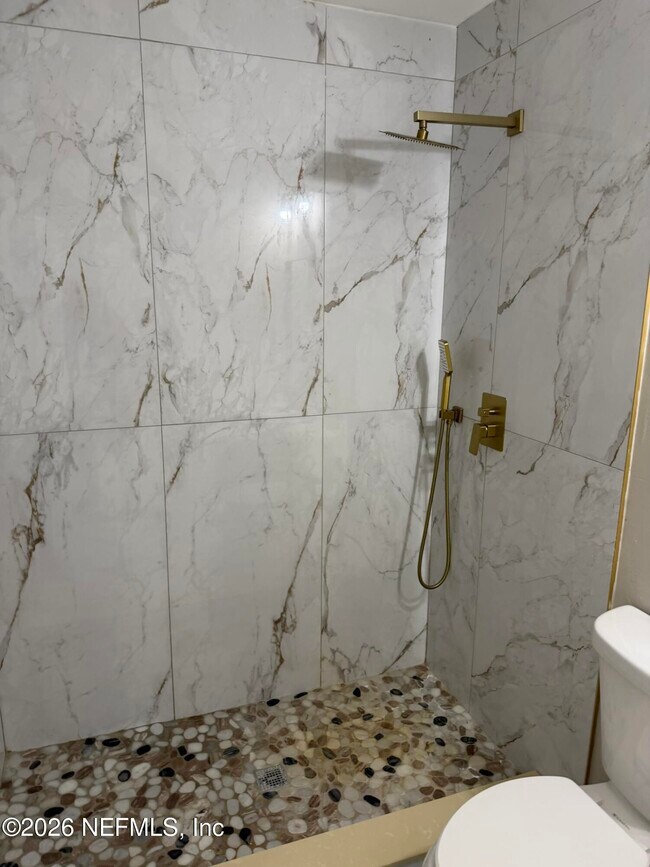 Building Photo - 85064 Radio Ave