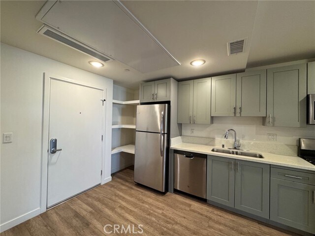 Building Photo - 1025 S Berendo St