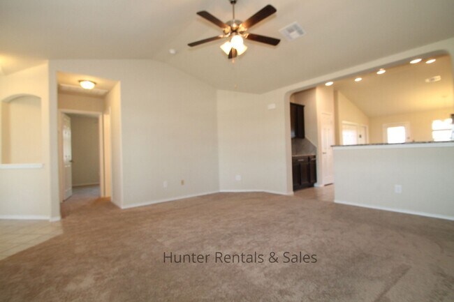 Building Photo - Charming Bungalow Style Home with Modern C...