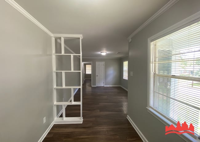 Building Photo - 2370 Hillside Ave