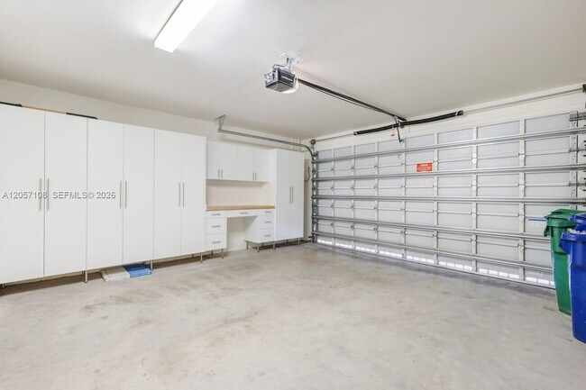 Building Photo - 10471 NW 66th St