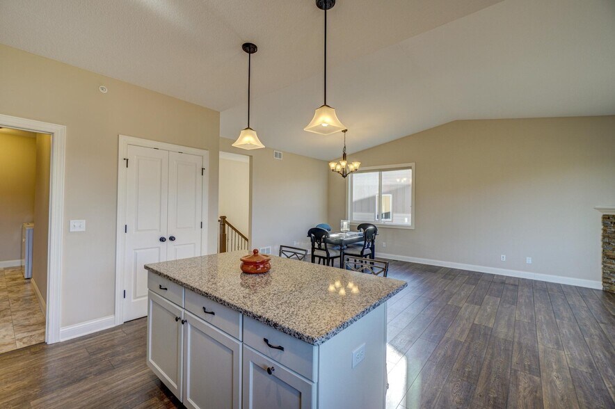 Building Photo - 10889 Retreat Ln