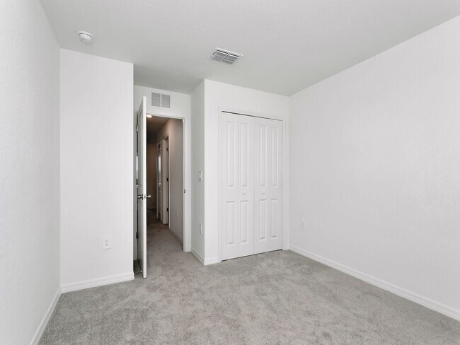 Building Photo - Brand-New 3BR/2.5BA Townhouse for Rent in Lakewood Ranch — $2,300/Month, Internet & Lawn Care Inc...