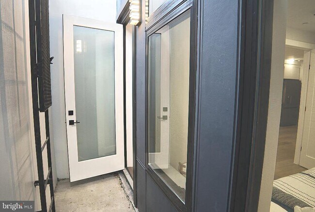 Building Photo - 1208 M St NW