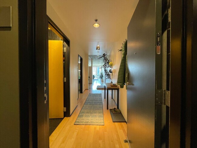 Building Photo - Prime Location in the Heart of the Pearl i...