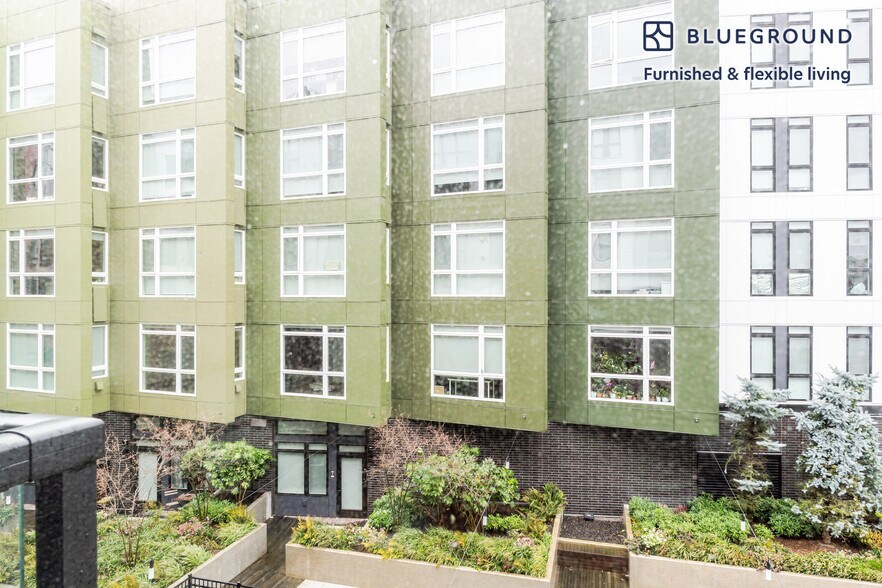 Building Photo - 17645 NE 69th Ct