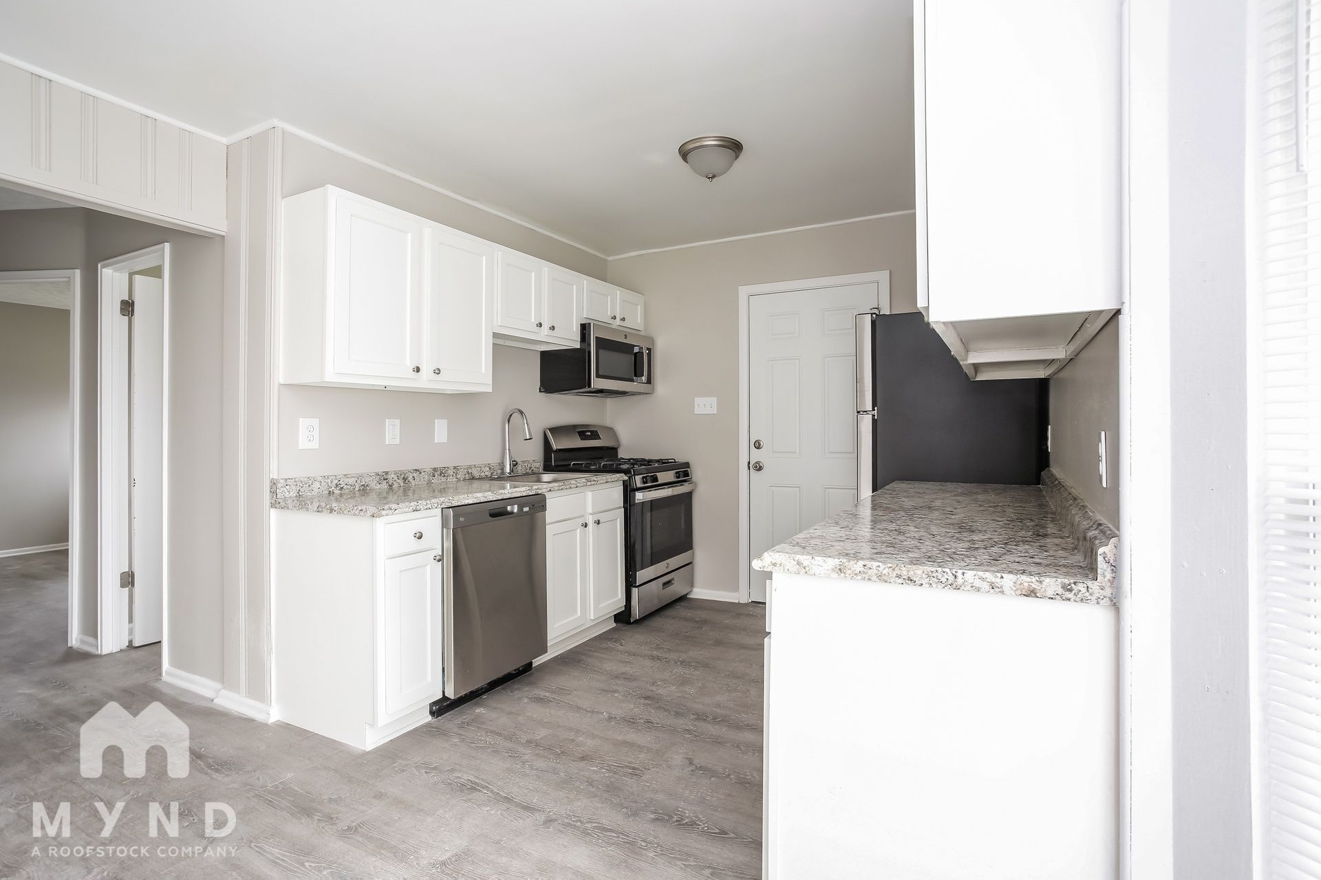 Building Photo - 1221 Manfeld Dr
