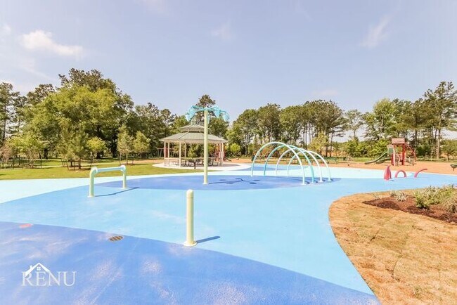 Building Photo - 10429 Sweetwater Creek Dr