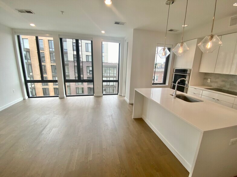 Building Photo - 1405 W St NW