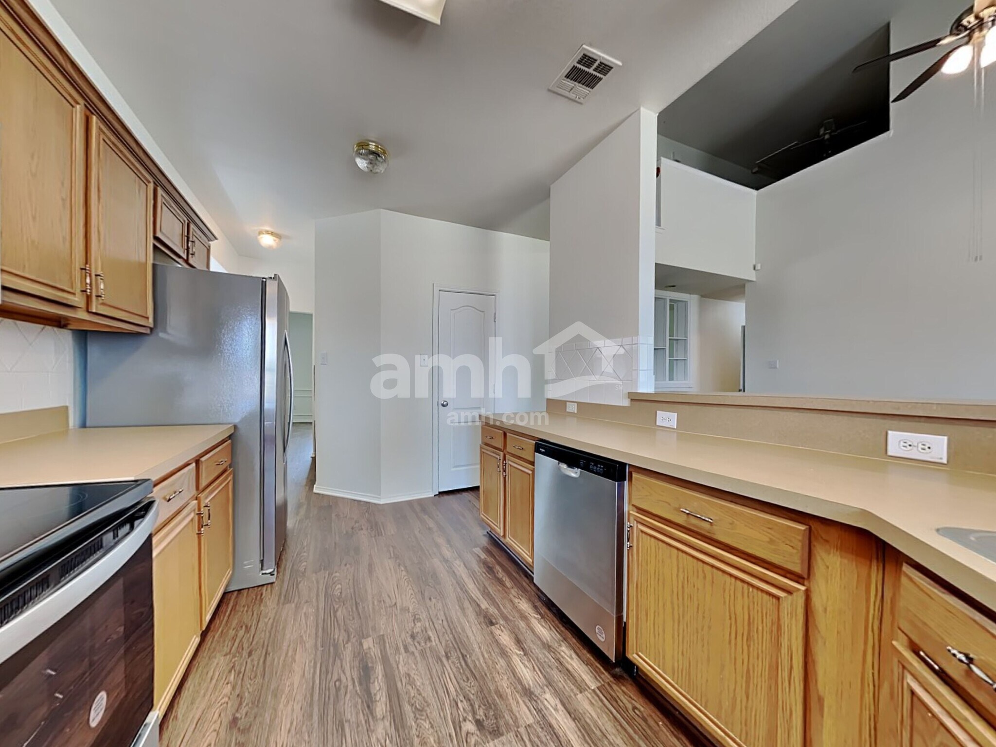 Building Photo - 7017 Chaucer Dr