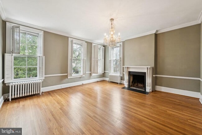Building Photo - 1225 30th St NW