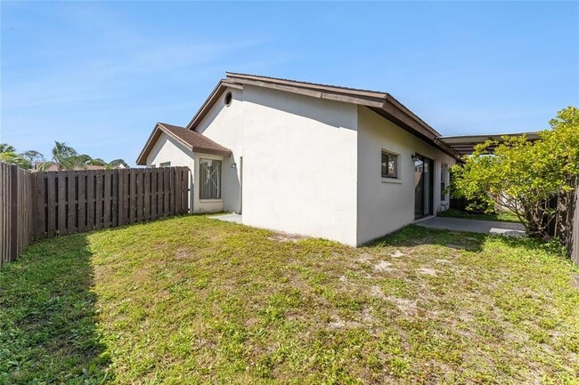 Building Photo - 5201 Bellefield Dr