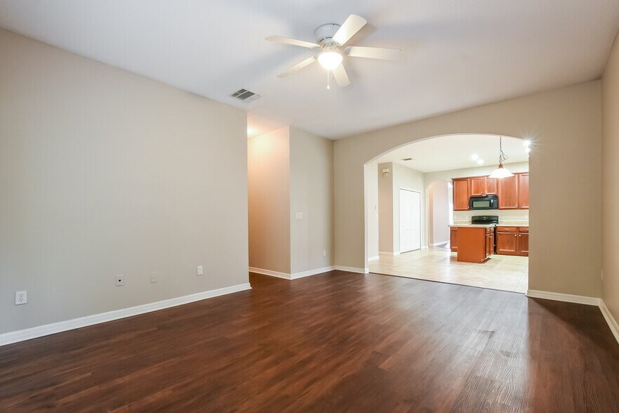 Building Photo - 344 Marathon Ln