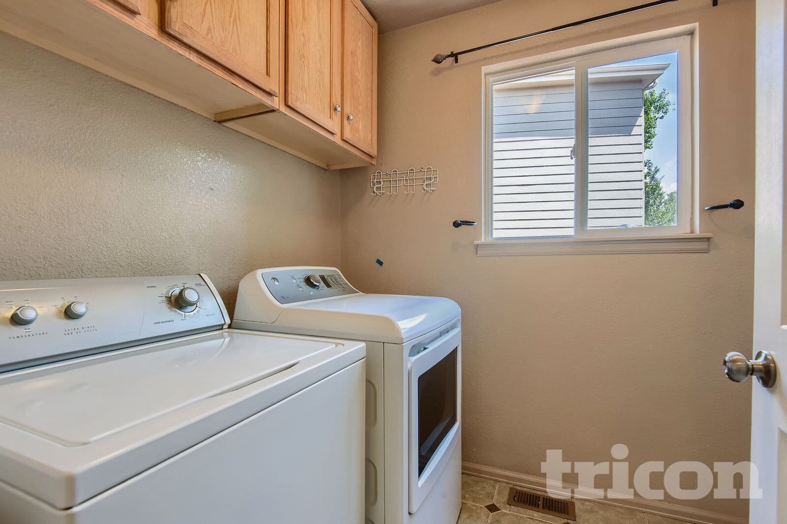 Building Photo - 5694 S Quemoy Ct