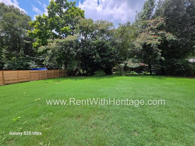 Building Photo - WOW!!! GORGEOUS RANCH WITH MANY UPGRADES / GREAT LOCATION/ PRIVATE YARD