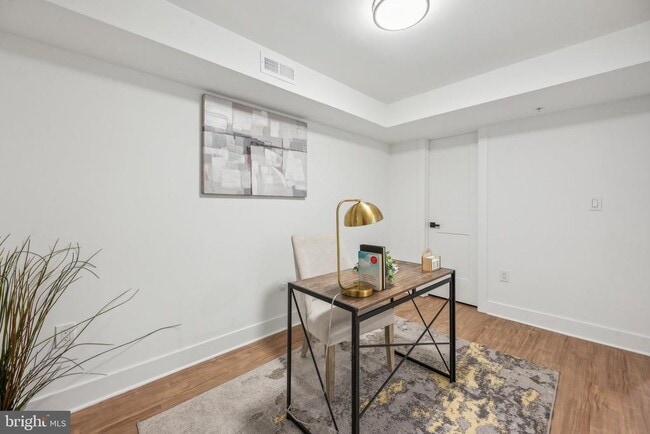 Building Photo - 1614 Kilbourne Pl NW